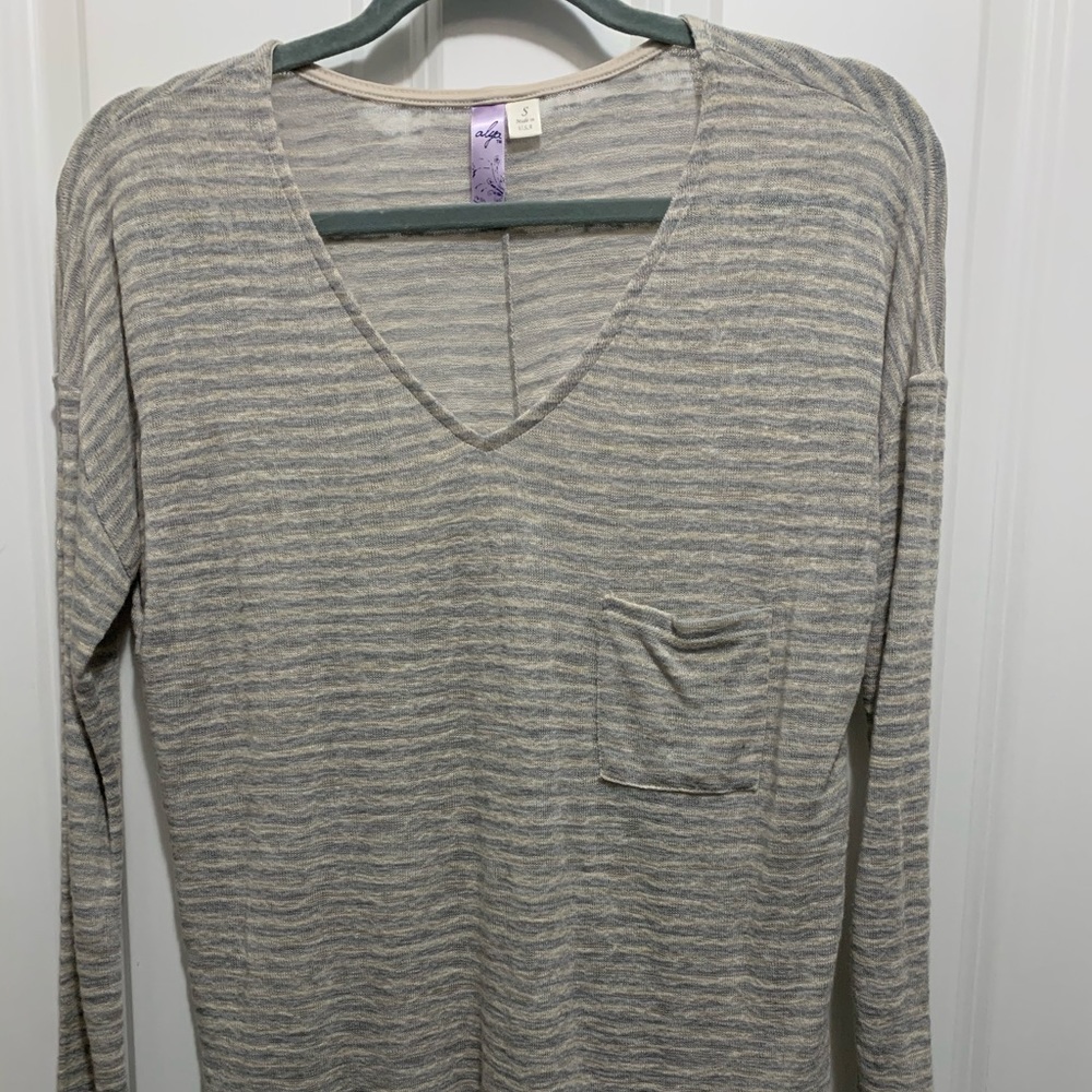 Lightweight v-neck long sleeve.